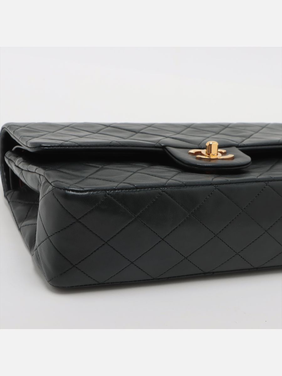 Chanel medium timeless black 