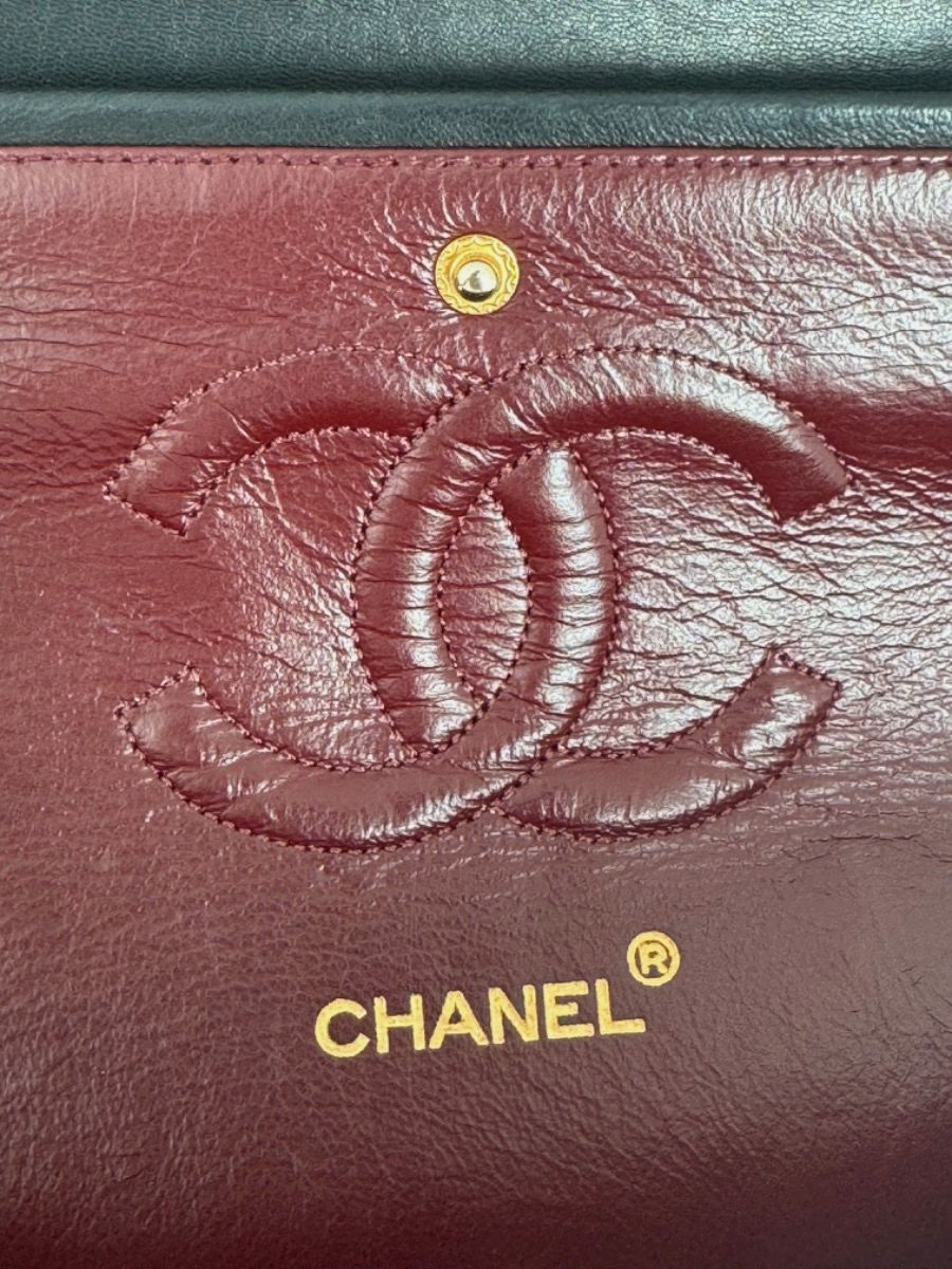 Chanel medium timeless black 