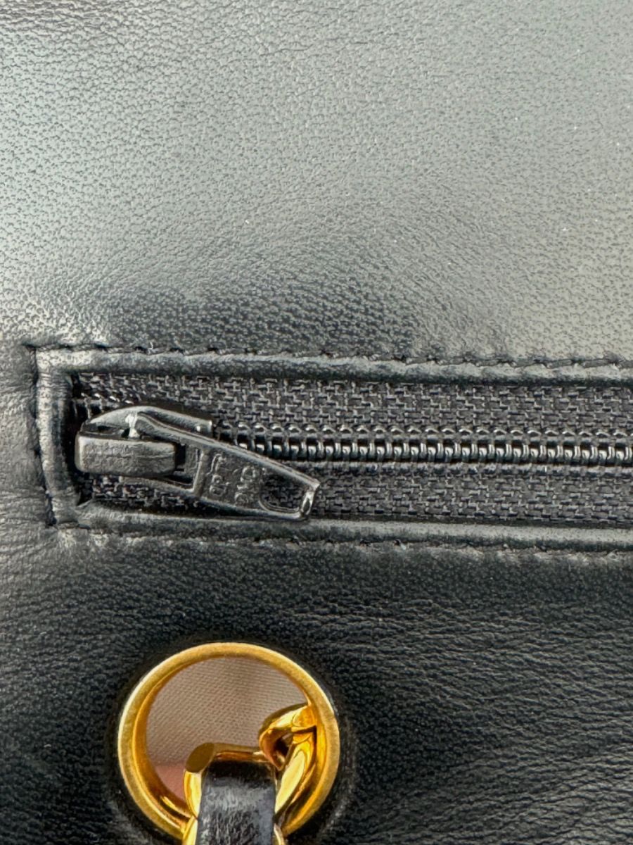 Chanel medium timeless black 