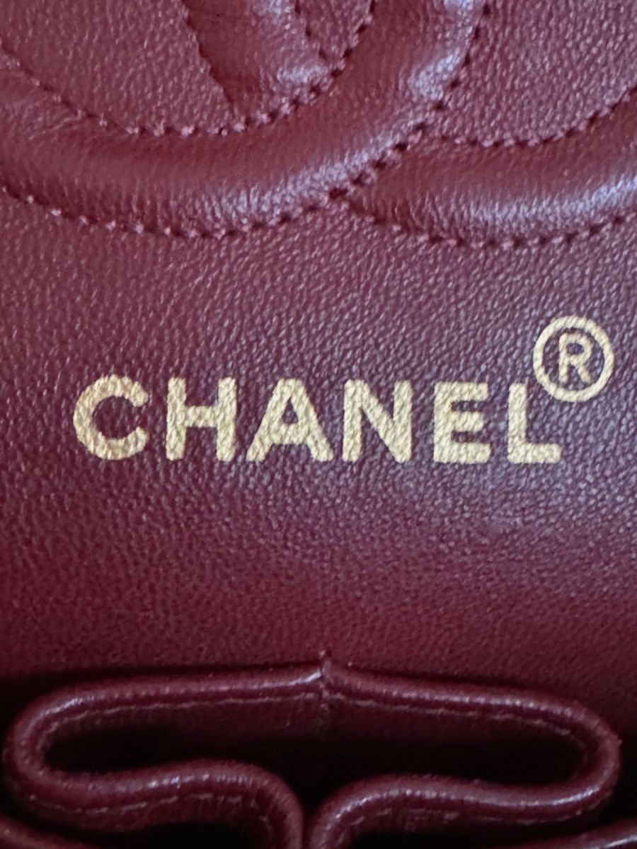 Chanel medium 23 black