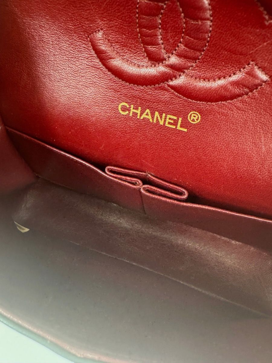 Chanel medium 25 black GHW
