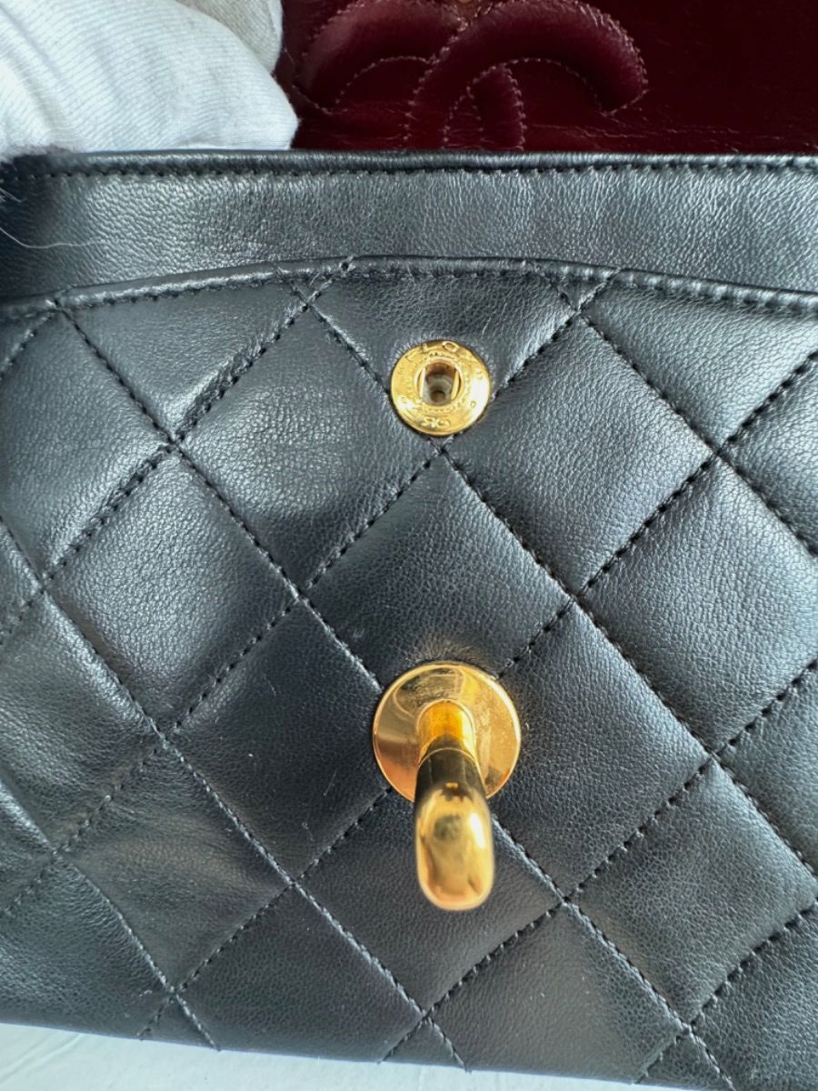 Chanel small 23