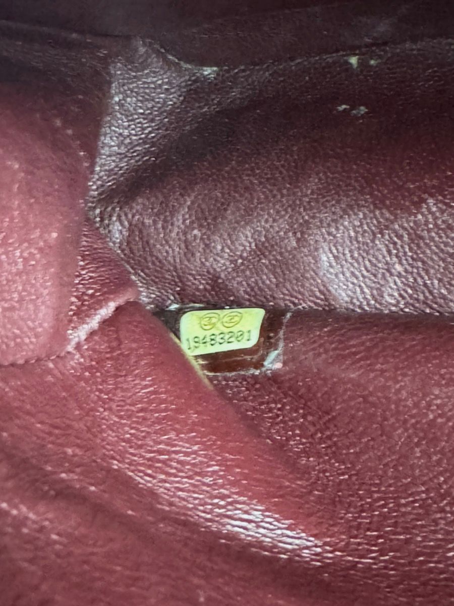 Chanel medium 25