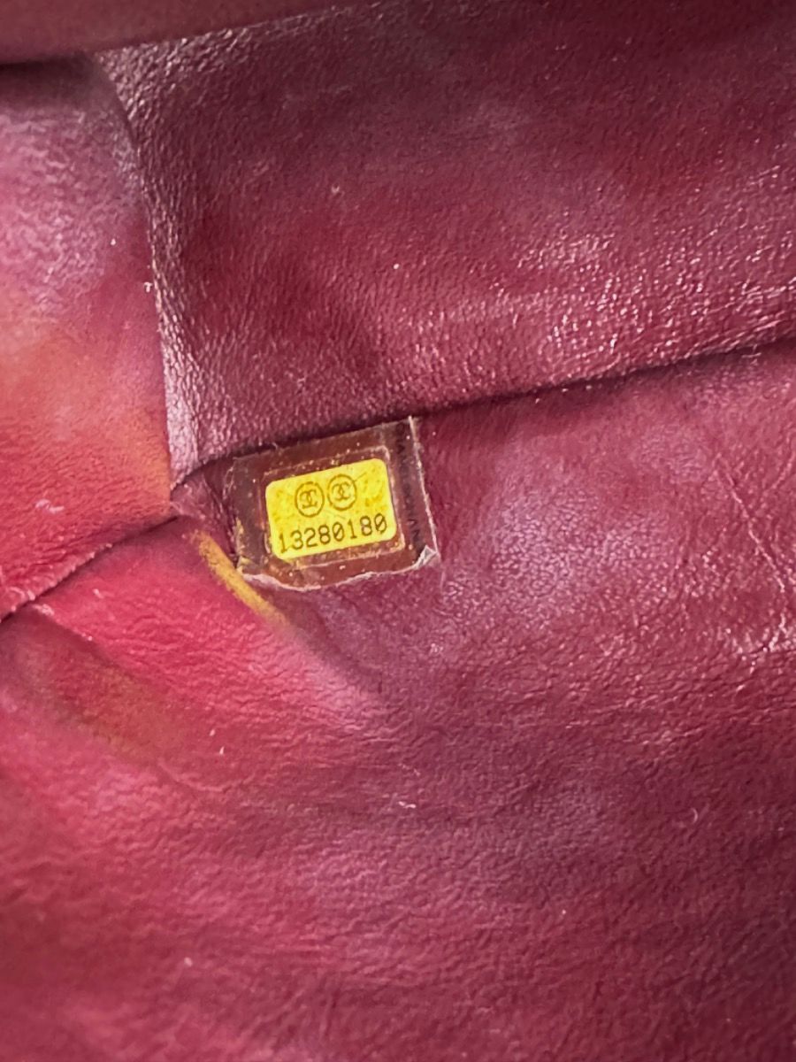 Chanel medium 25