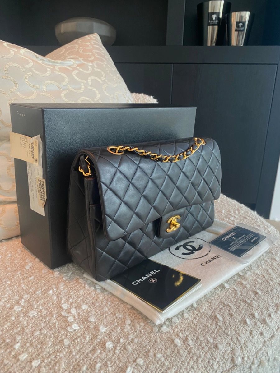 Chanel Medium 25