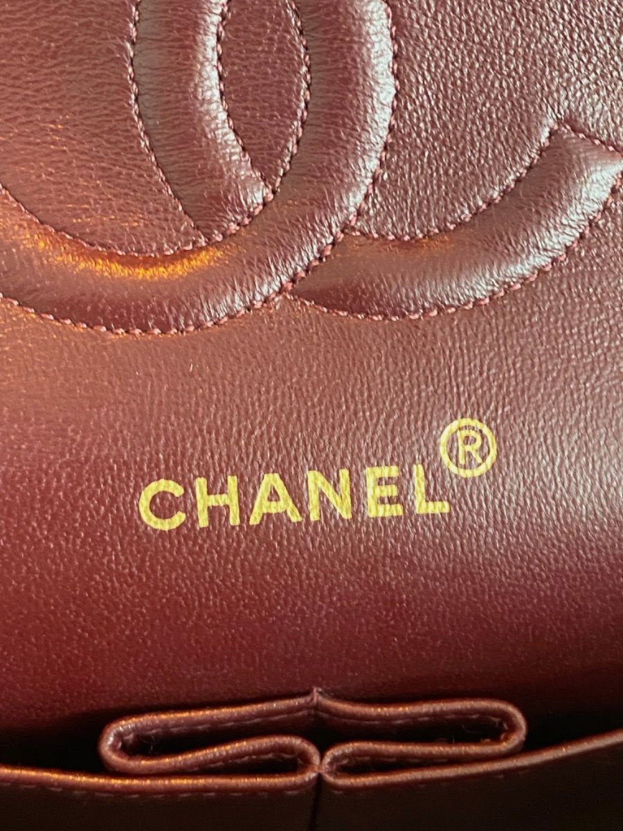 Chanel Medium 25