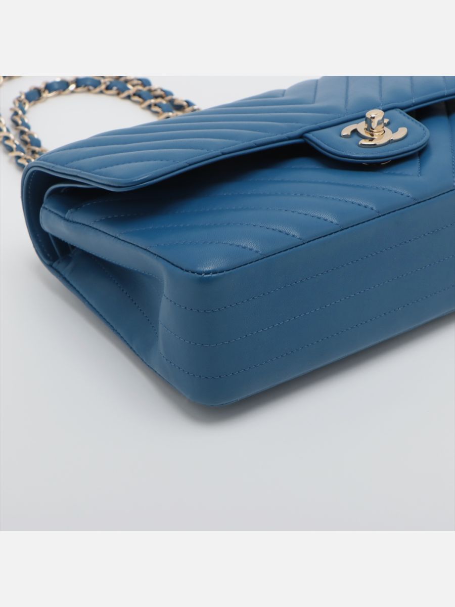 Chanel medium 25 Chevron blue