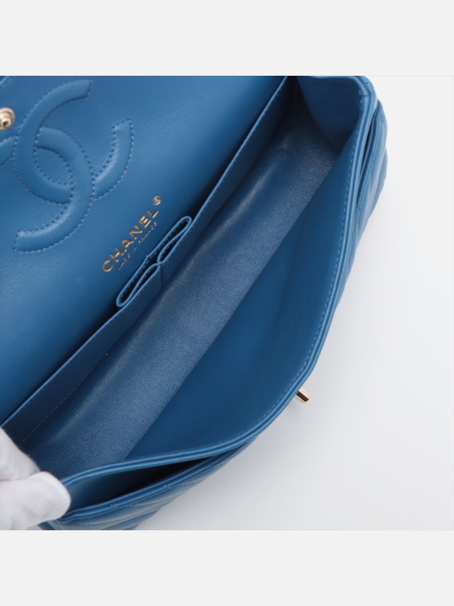 Chanel medium 25 Chevron blue