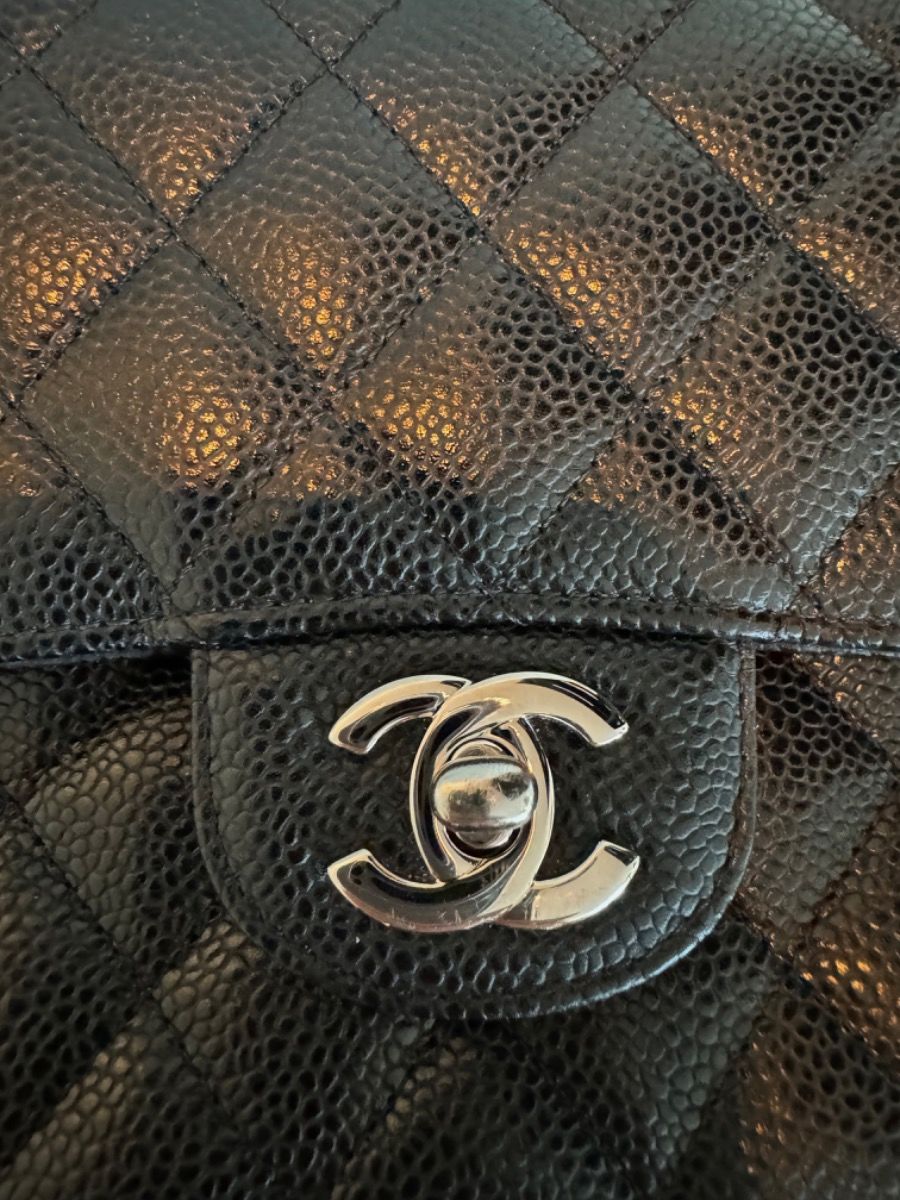 Chanel medium Timeless Caviar SHW