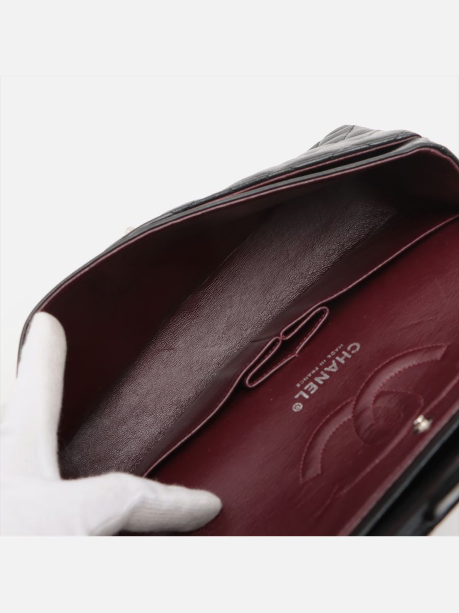 Chanel medium 25 black shw