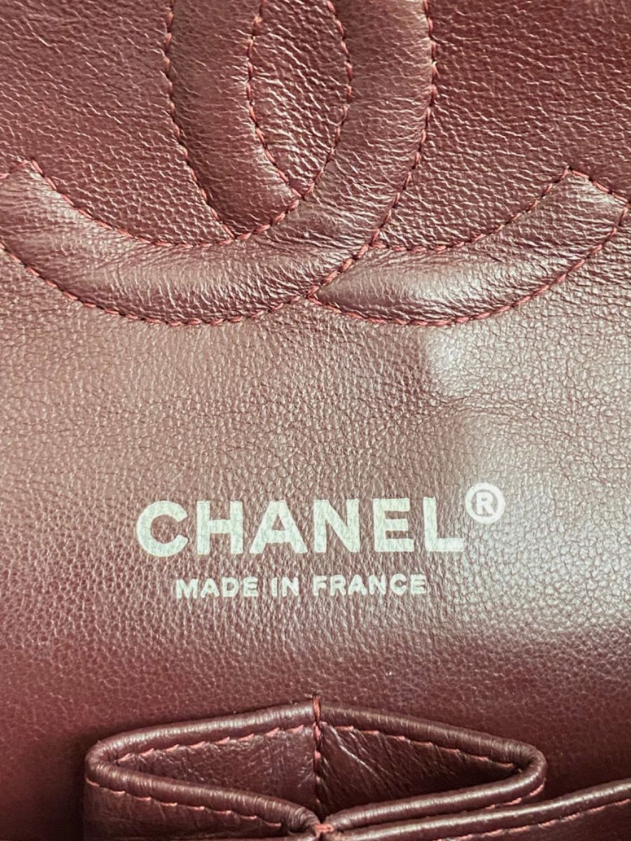 Chanel medium 25 black