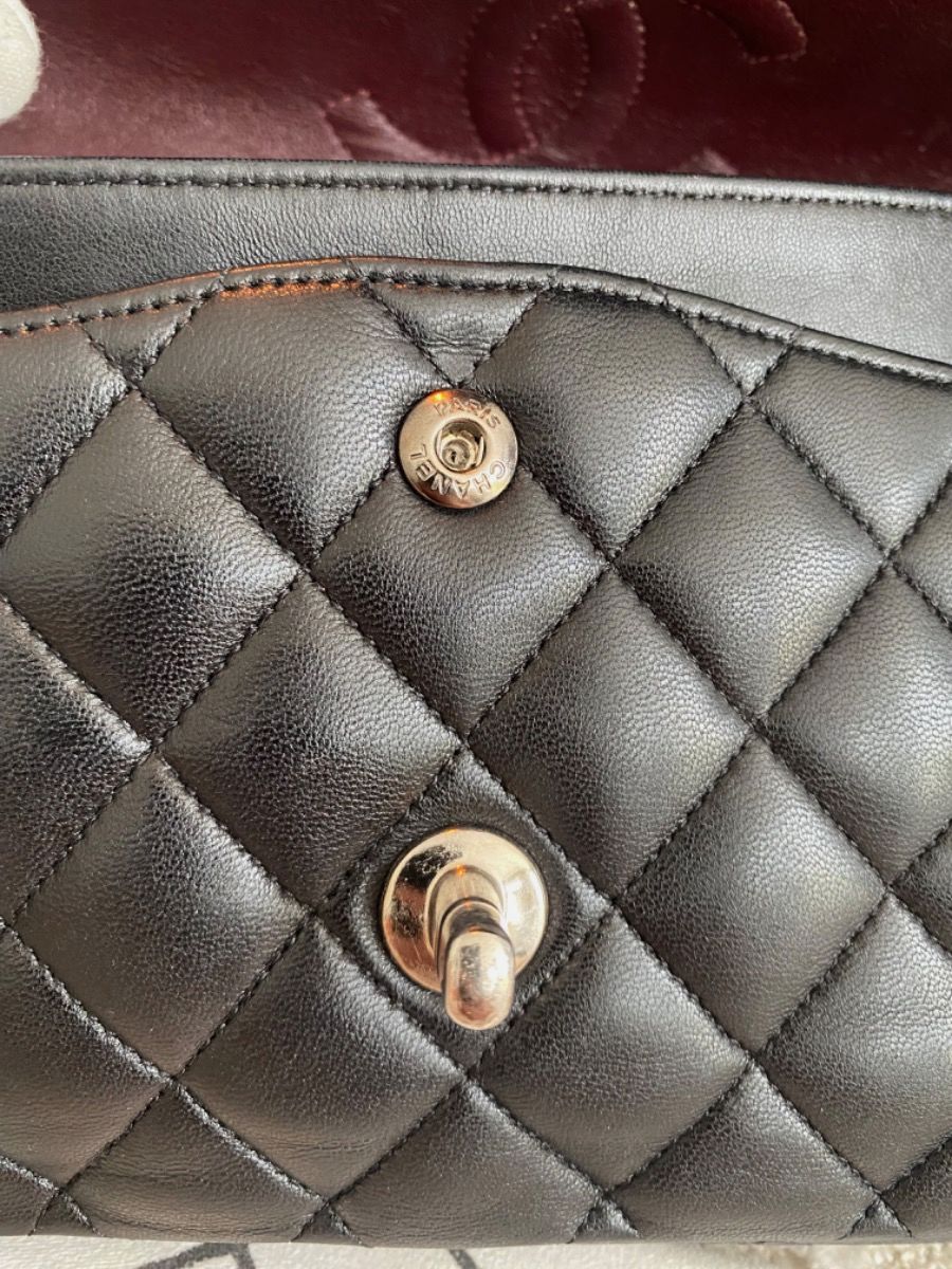 Chanel medium 25 black