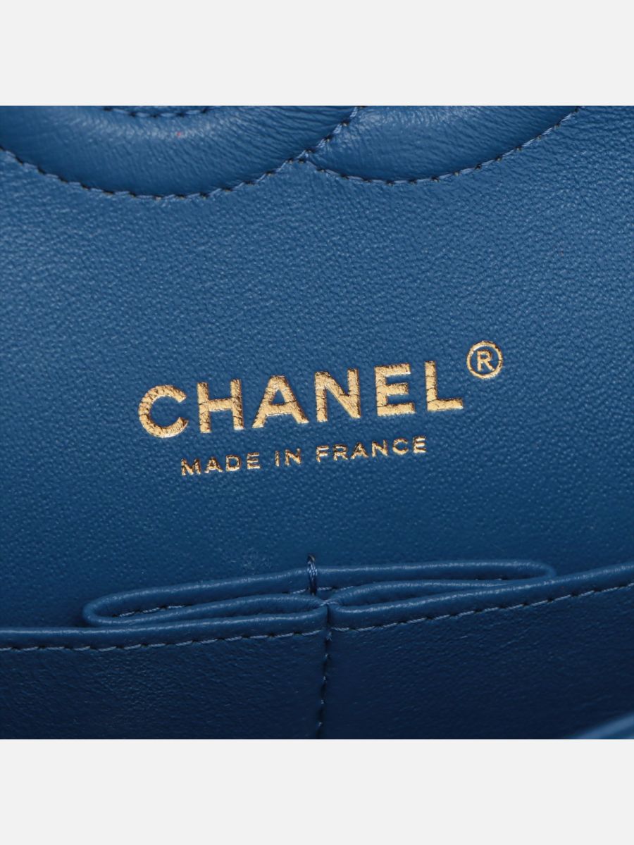 Chanel medium 25 Chevron blue