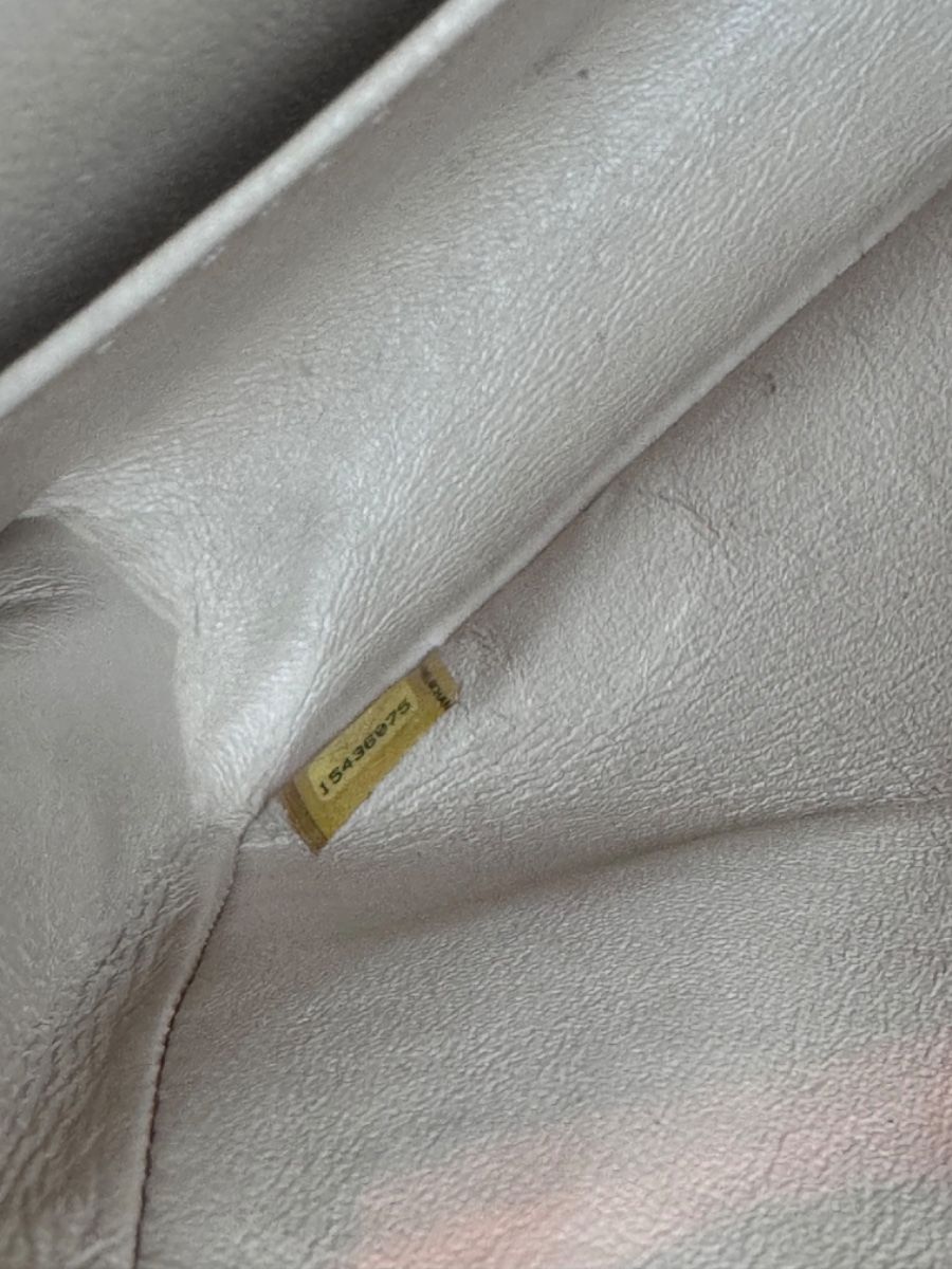 chanel medium caviar beige