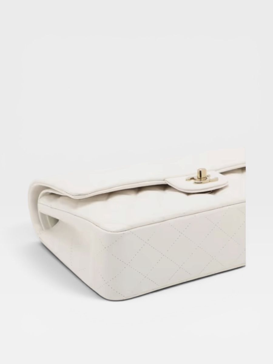 Chanel medium caviar white ghw microchip 2021
