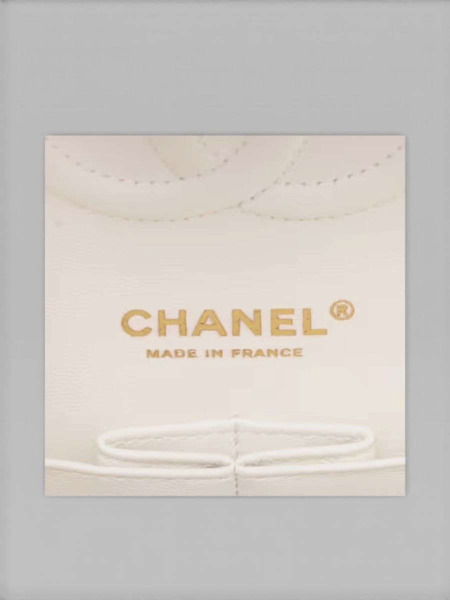 Chanel medium caviar white ghw microchip 2021