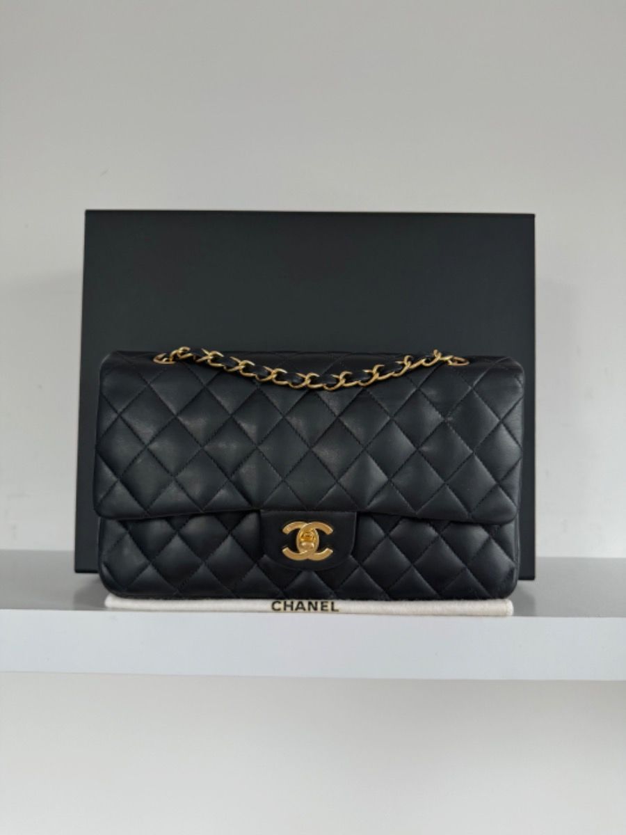 Chanel medium 25 black ghw