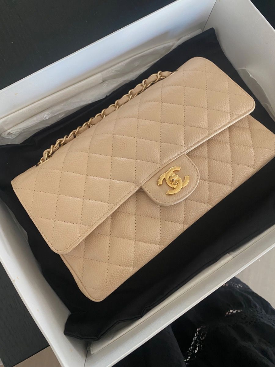 Chanel medium 25  beige caviar