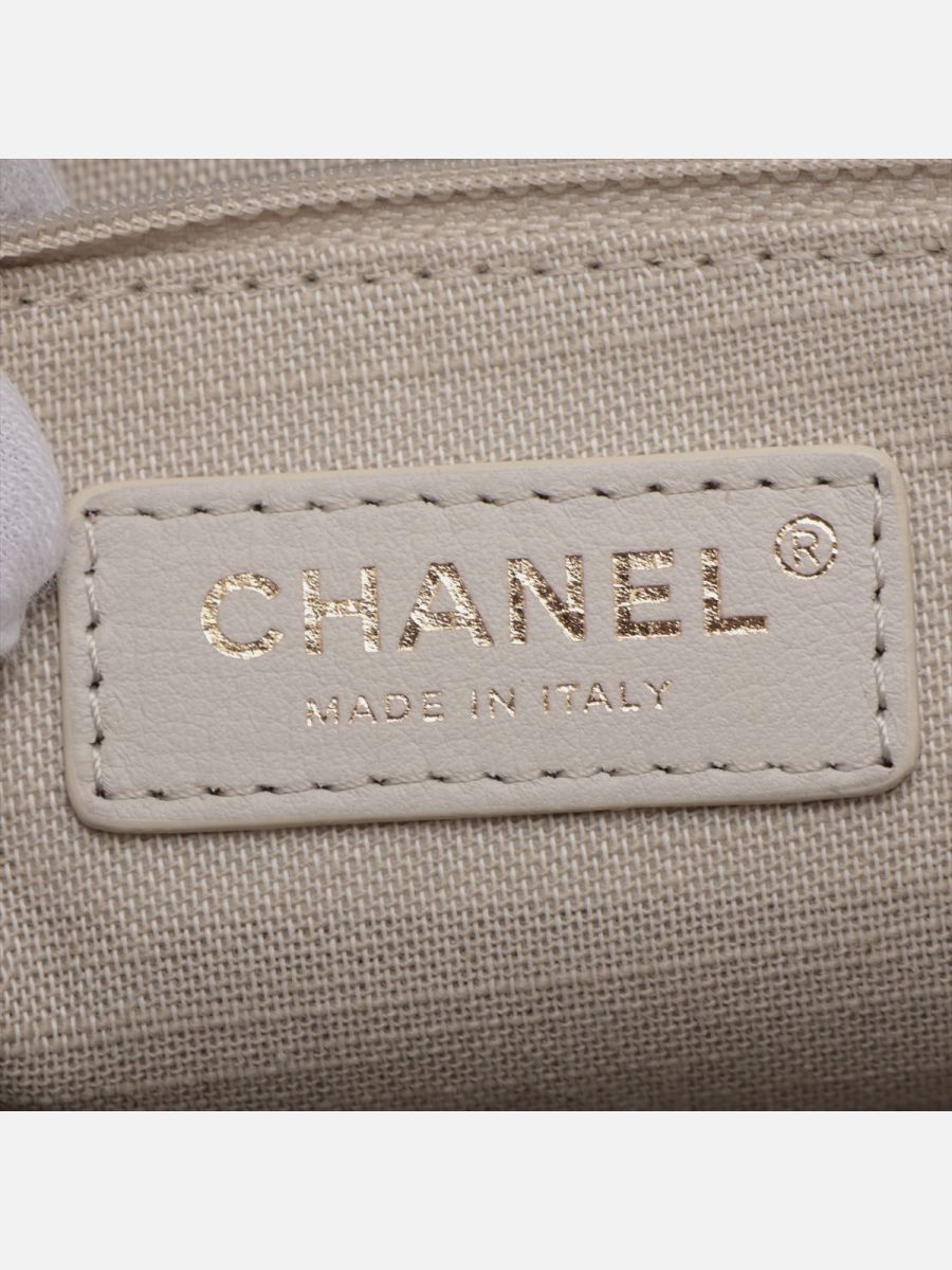Chanel Deauville MM black ghw