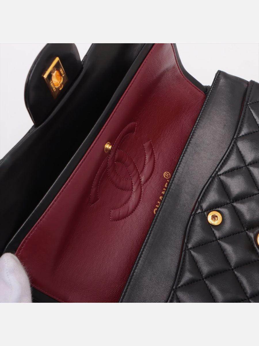 Chanel medium 25 black ghw