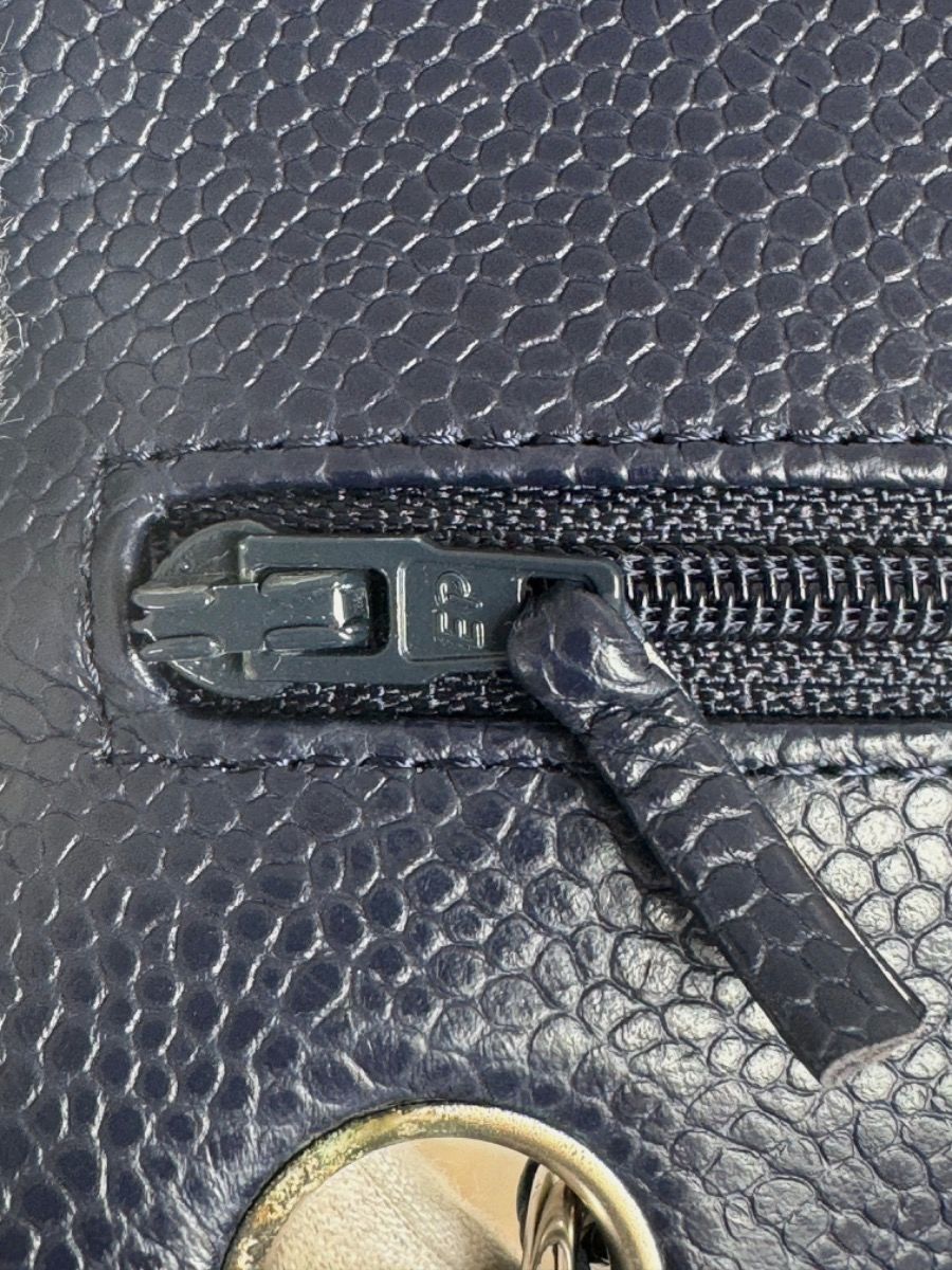Chanel medium 25 caviar navy