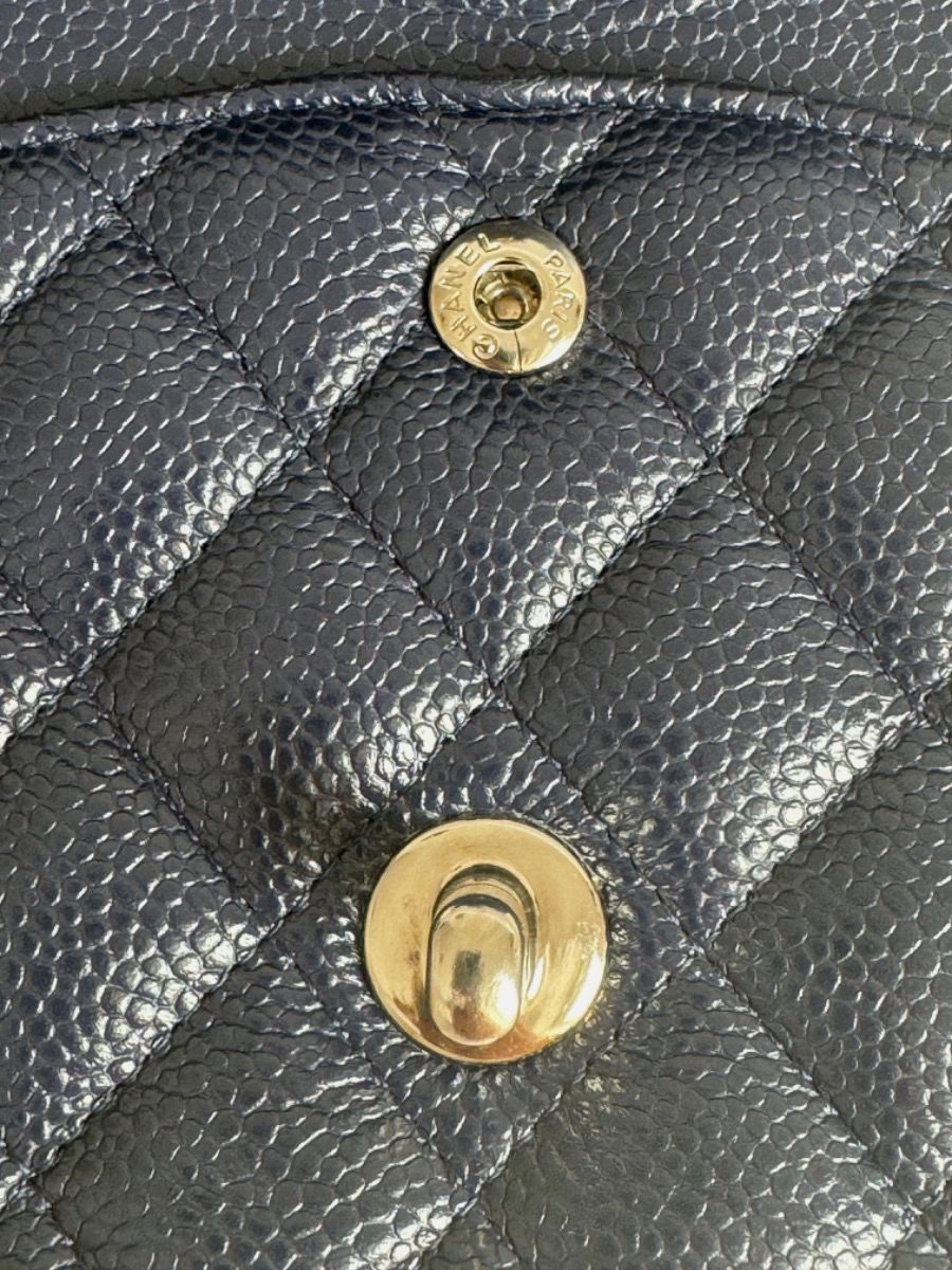 Chanel medium 25 caviar navy