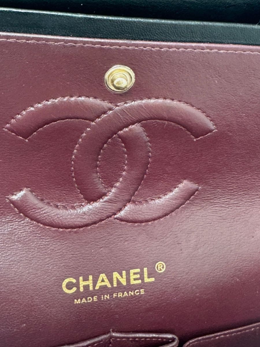 Chanel Chevron V stich black