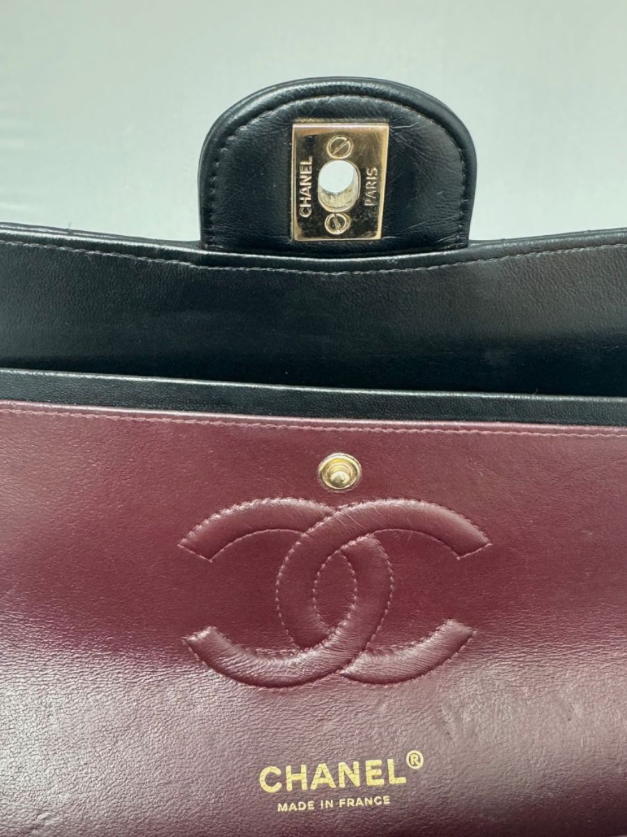 Chanel Chevron V stich black