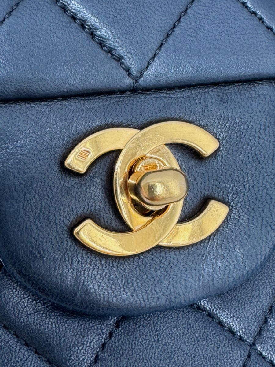 Chanel medium 25 timeless 