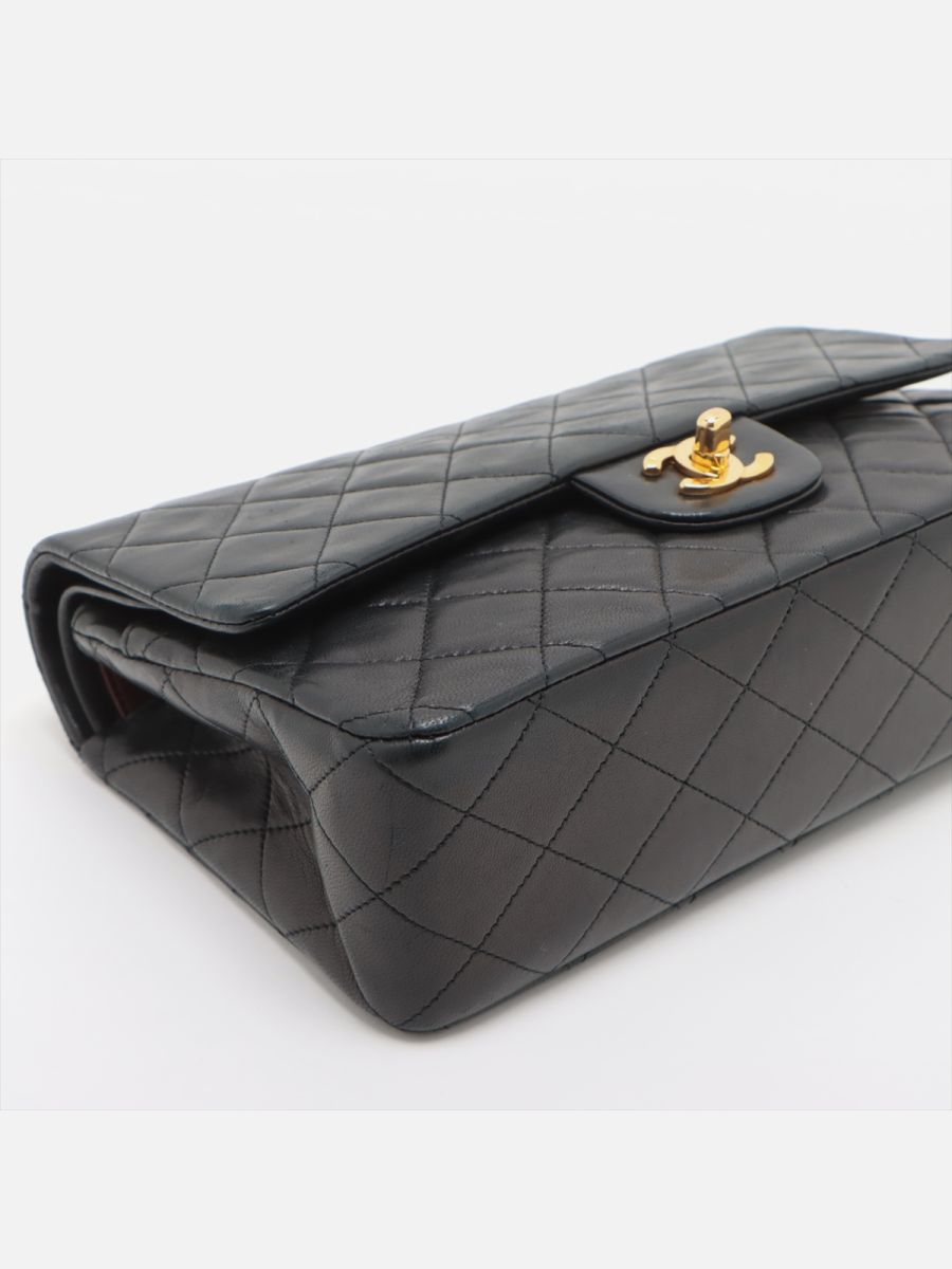 Chanel medium 25 black ghw