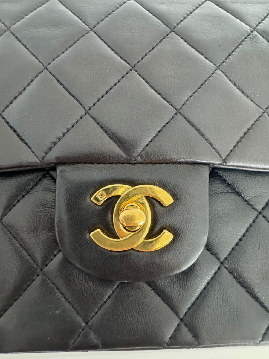 Chanel timeless medium 25 