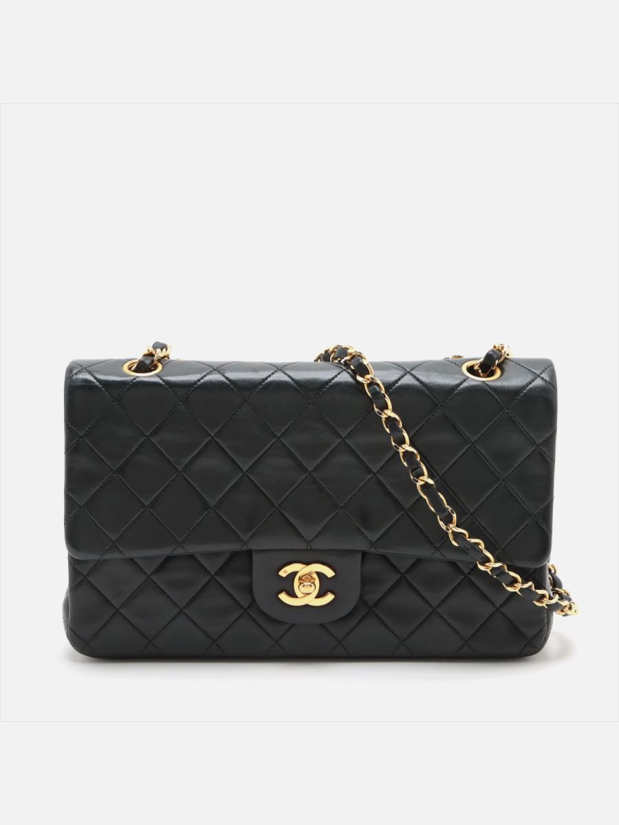 Chanel medium timeless black 