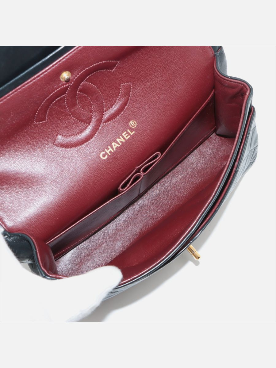 Chanel medium timeless black 