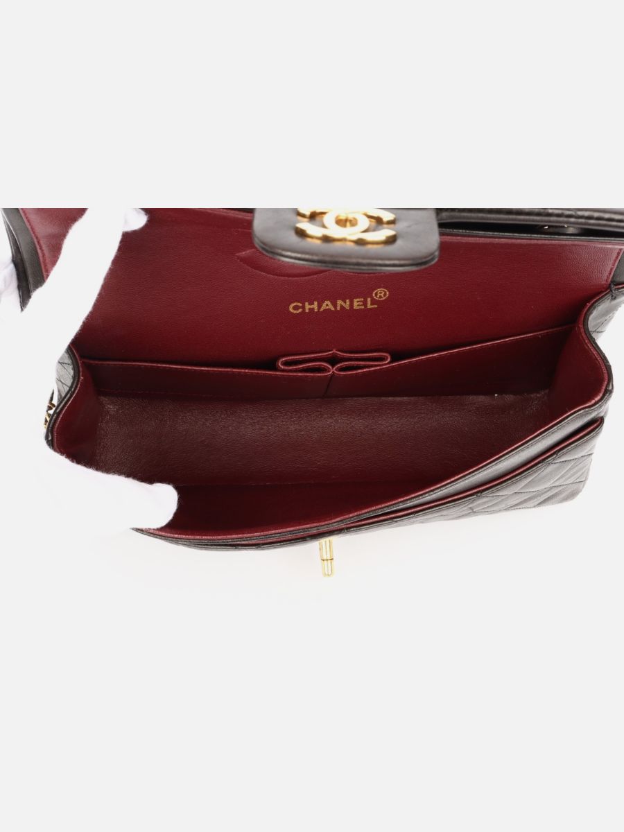 Chanel medium timeless black ghw