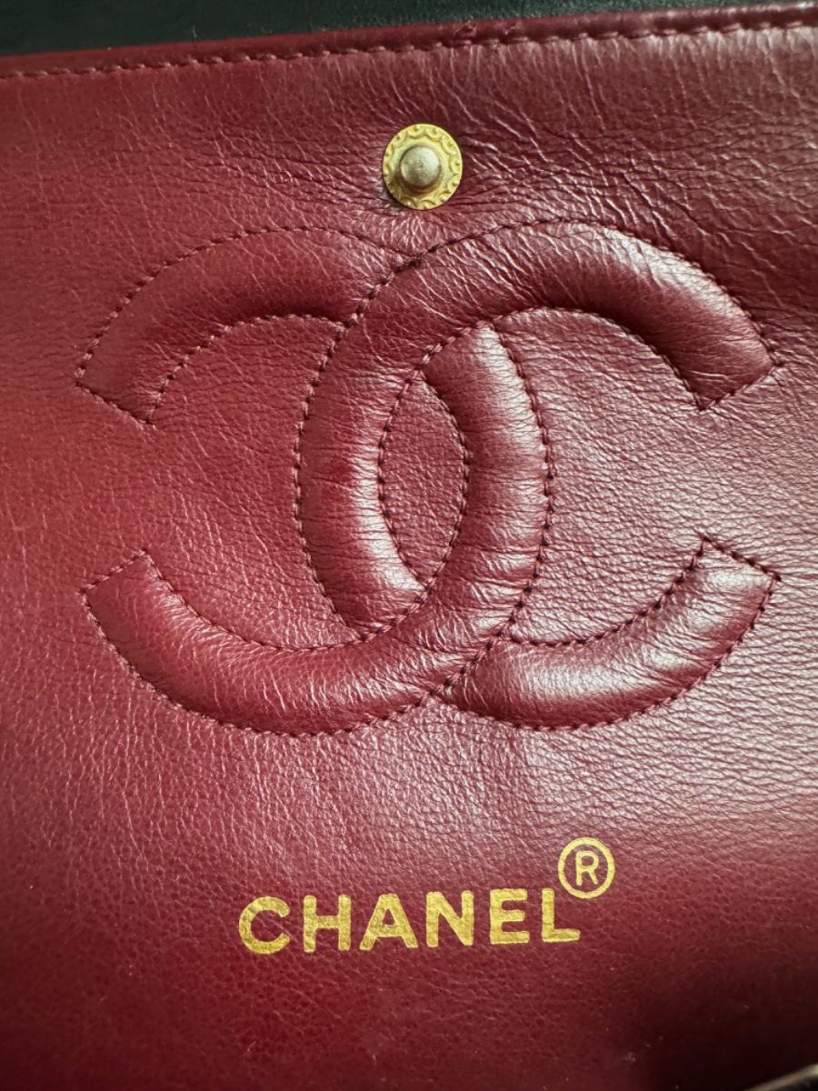 Chanel Medium 25 