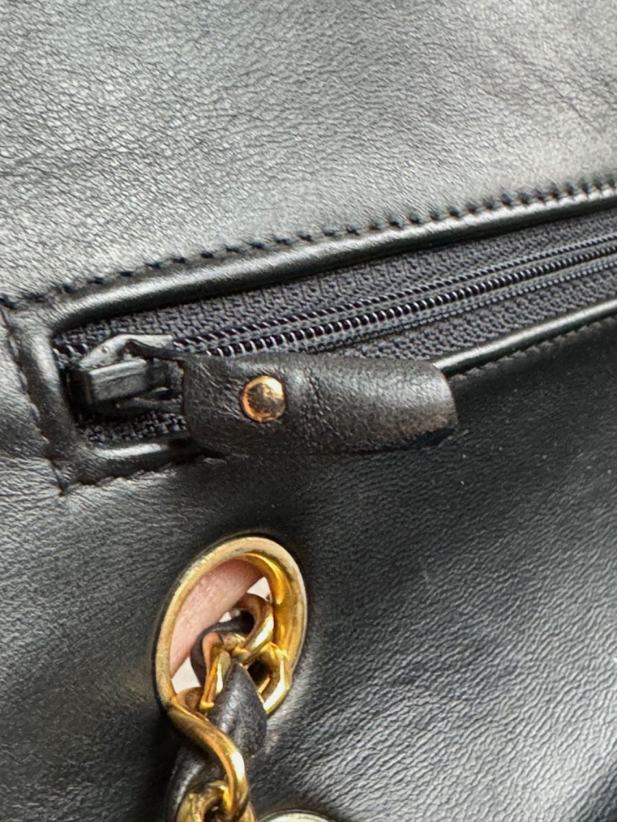 Chanel Medium 25 