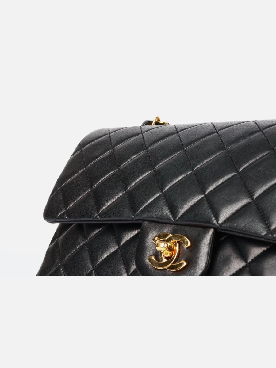 Chanel medium timeless black ghw