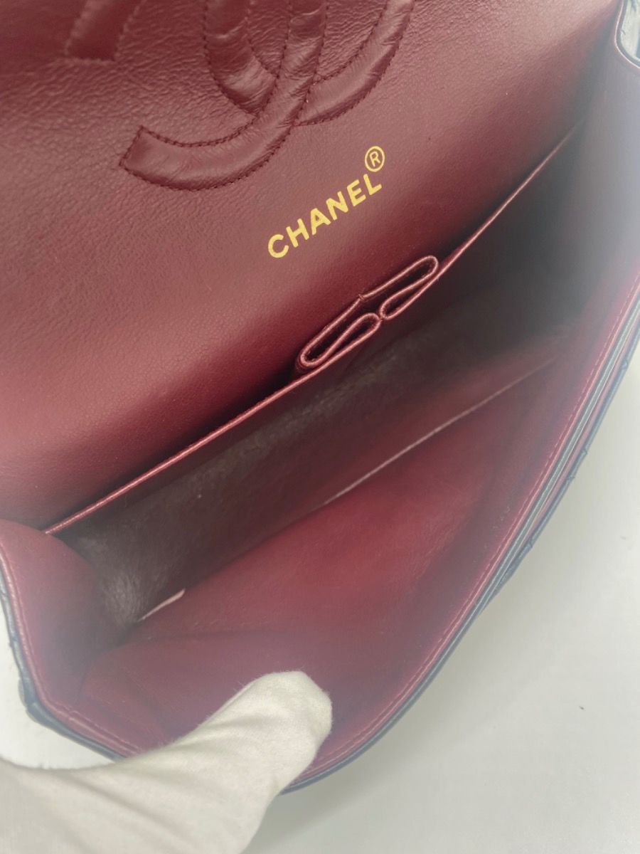 Chanel Medium 25