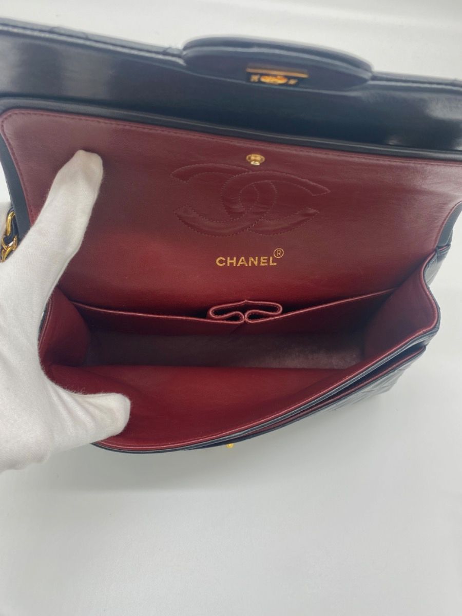 Chanel Medium 25