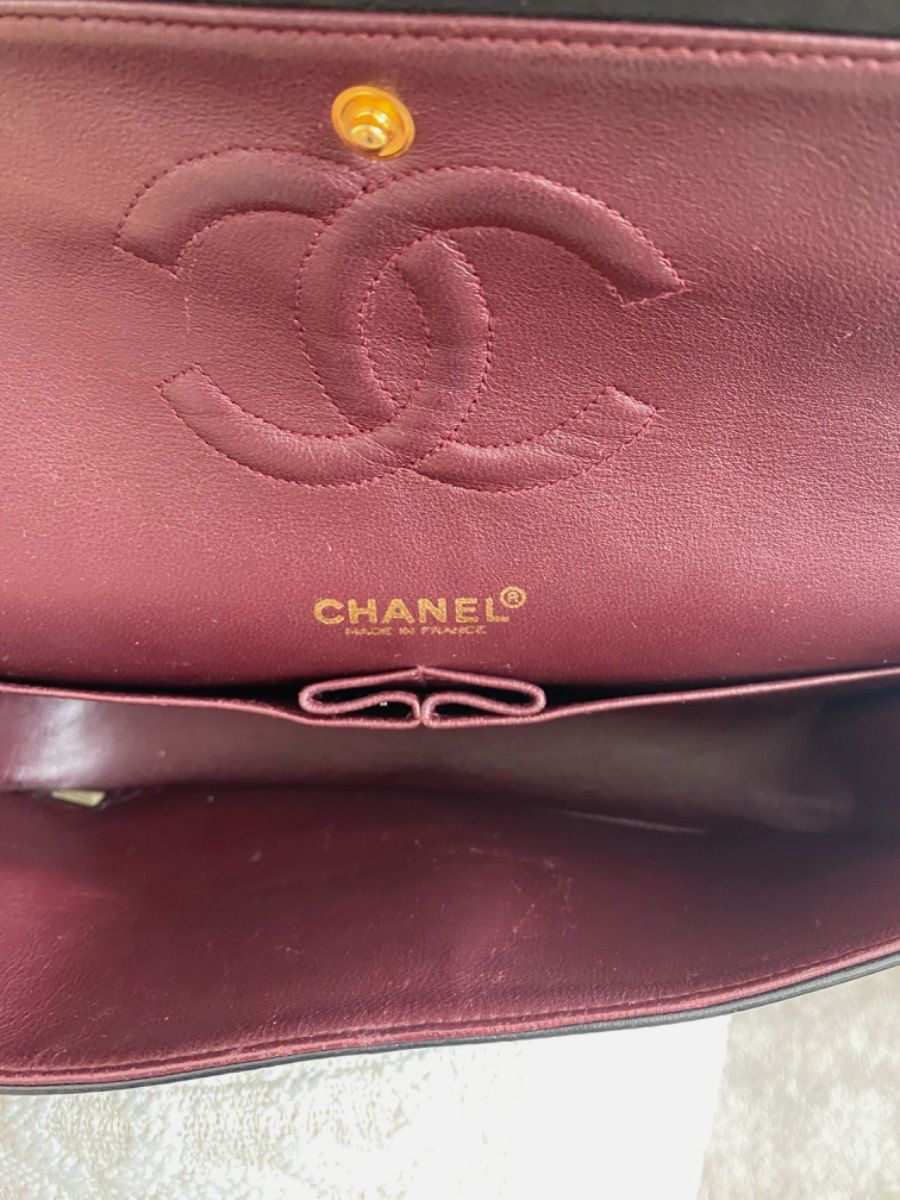 Chanel Medium 25