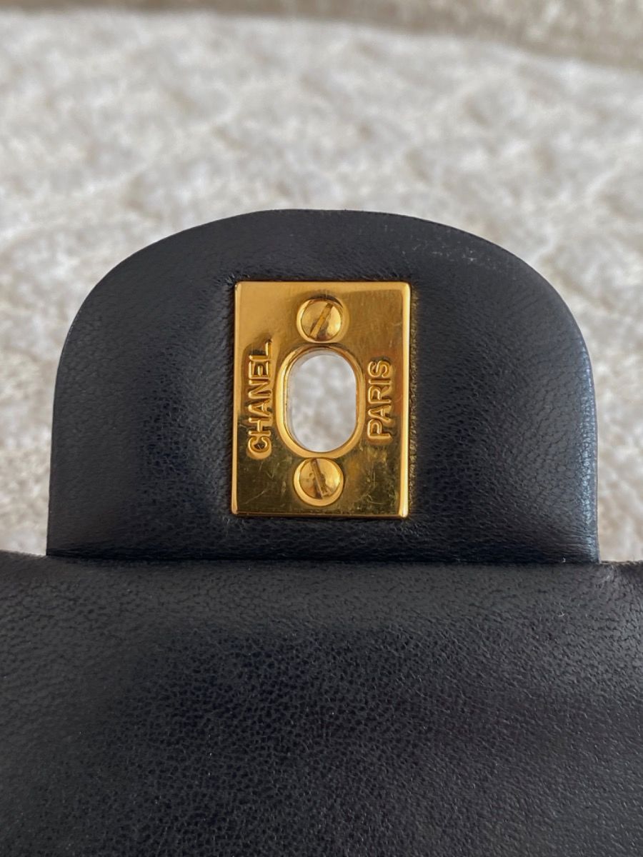 Chanel Medium 25