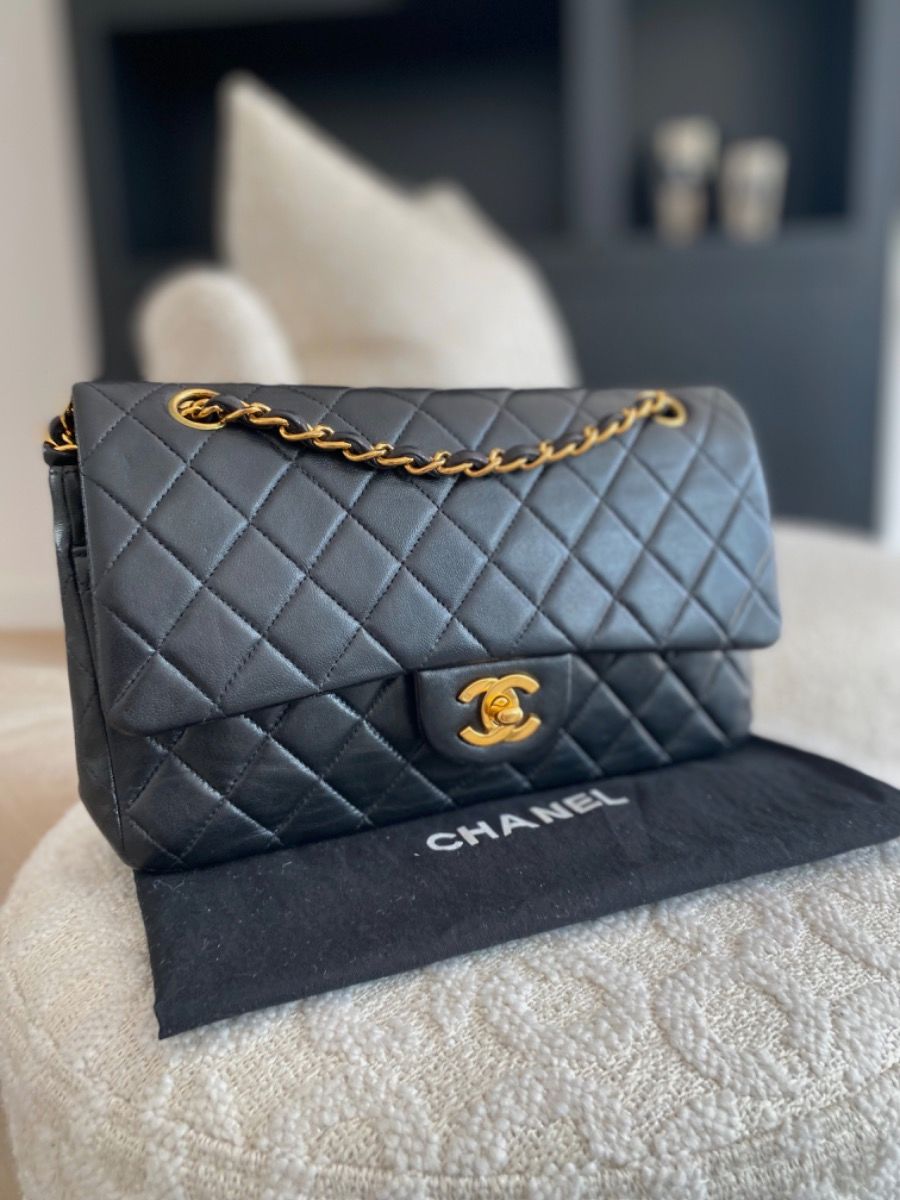Chanel Medium 25
