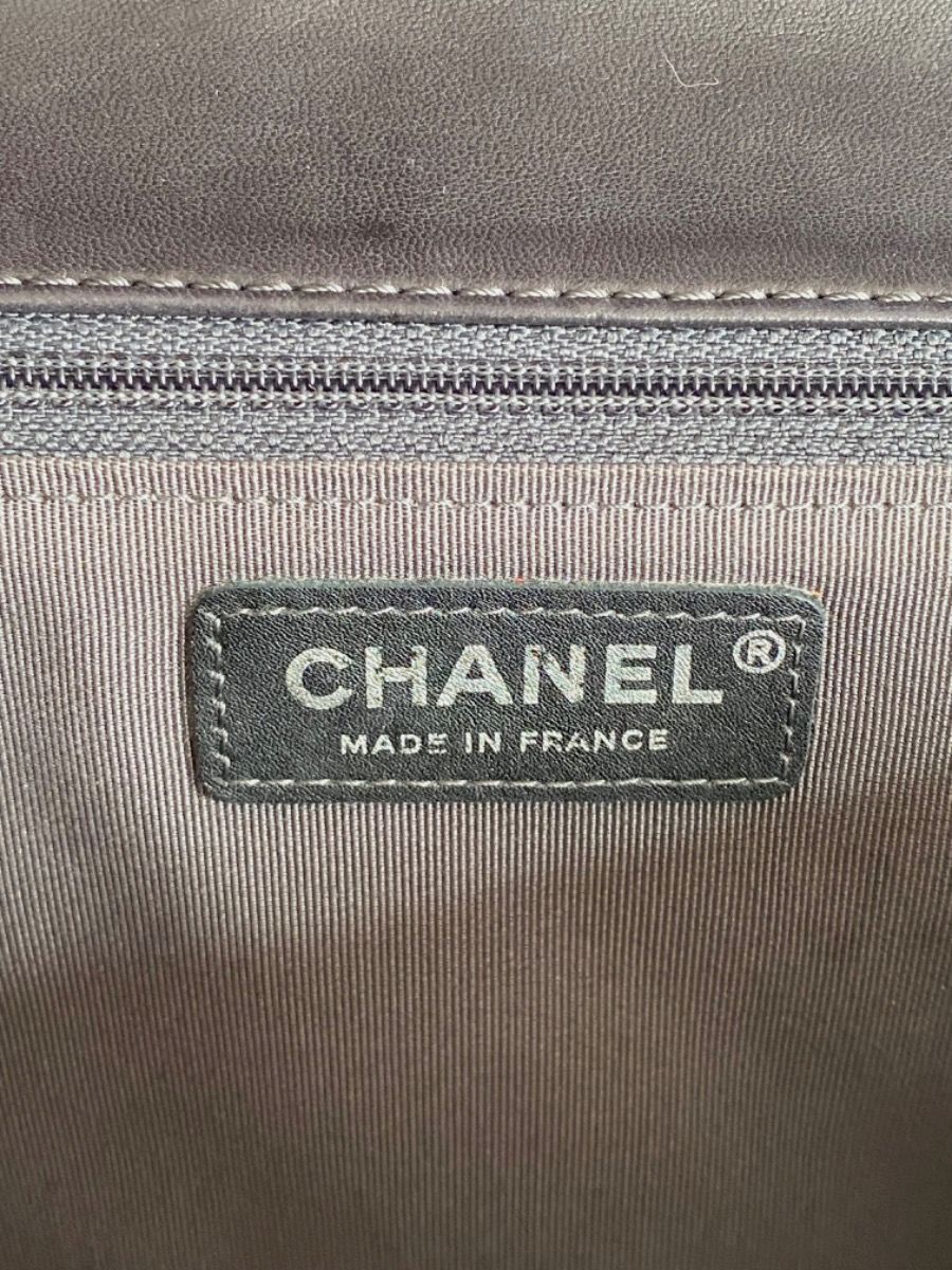 Chanel Medium 25 chevron