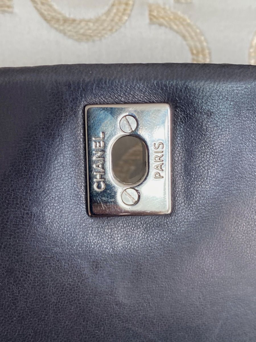 Chanel Medium 25 chevron