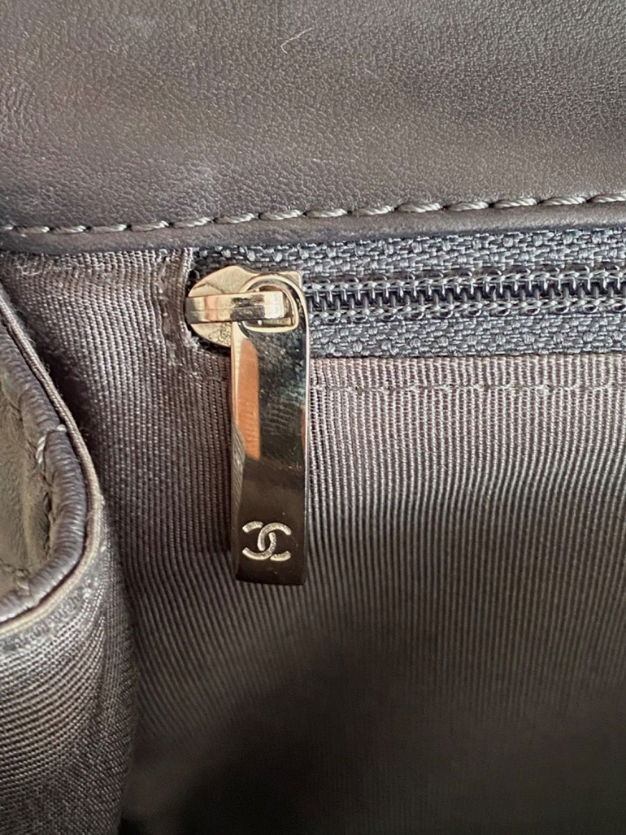 Chanel Medium 25 chevron