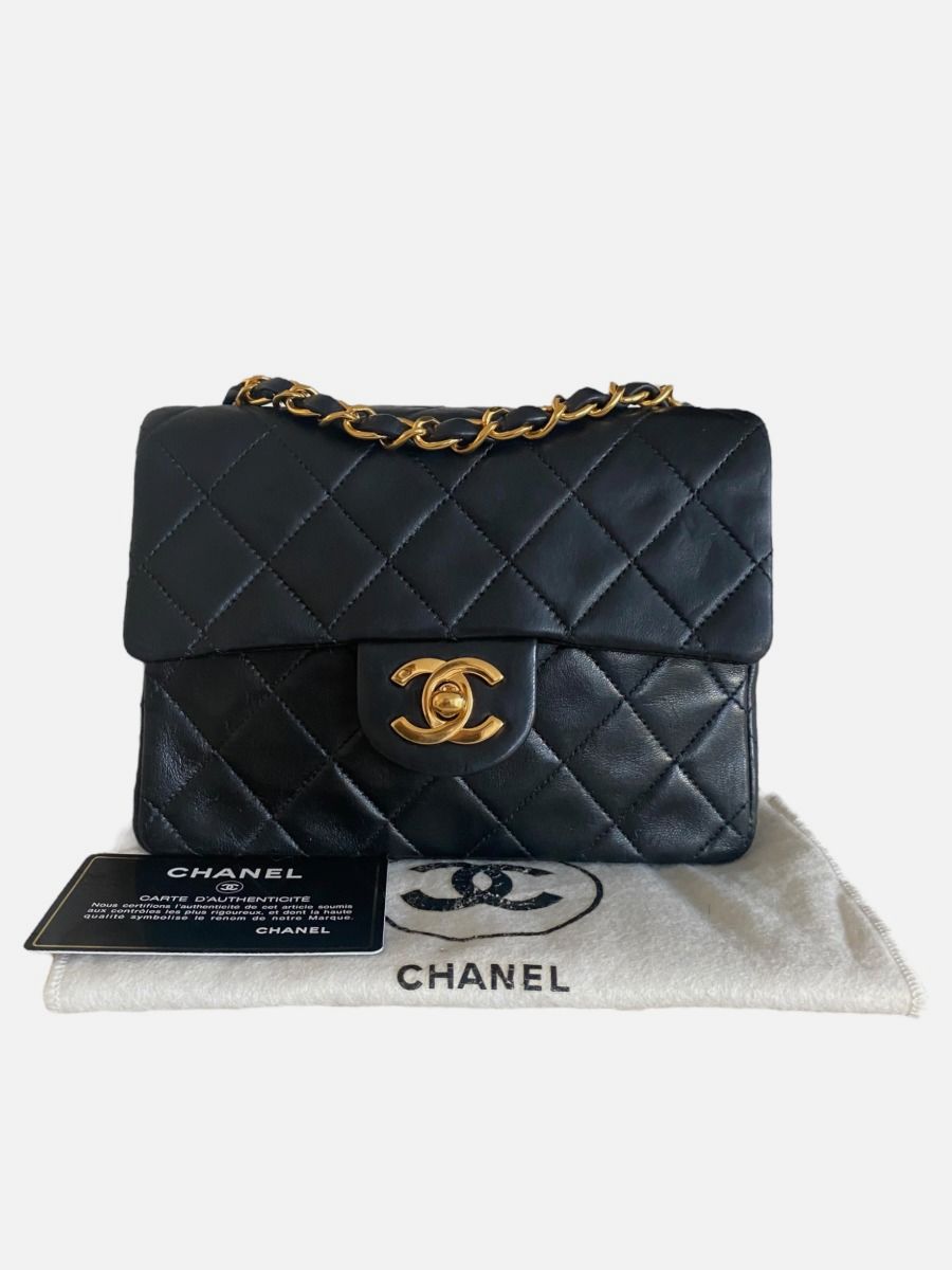 Chanel Mini 17 black