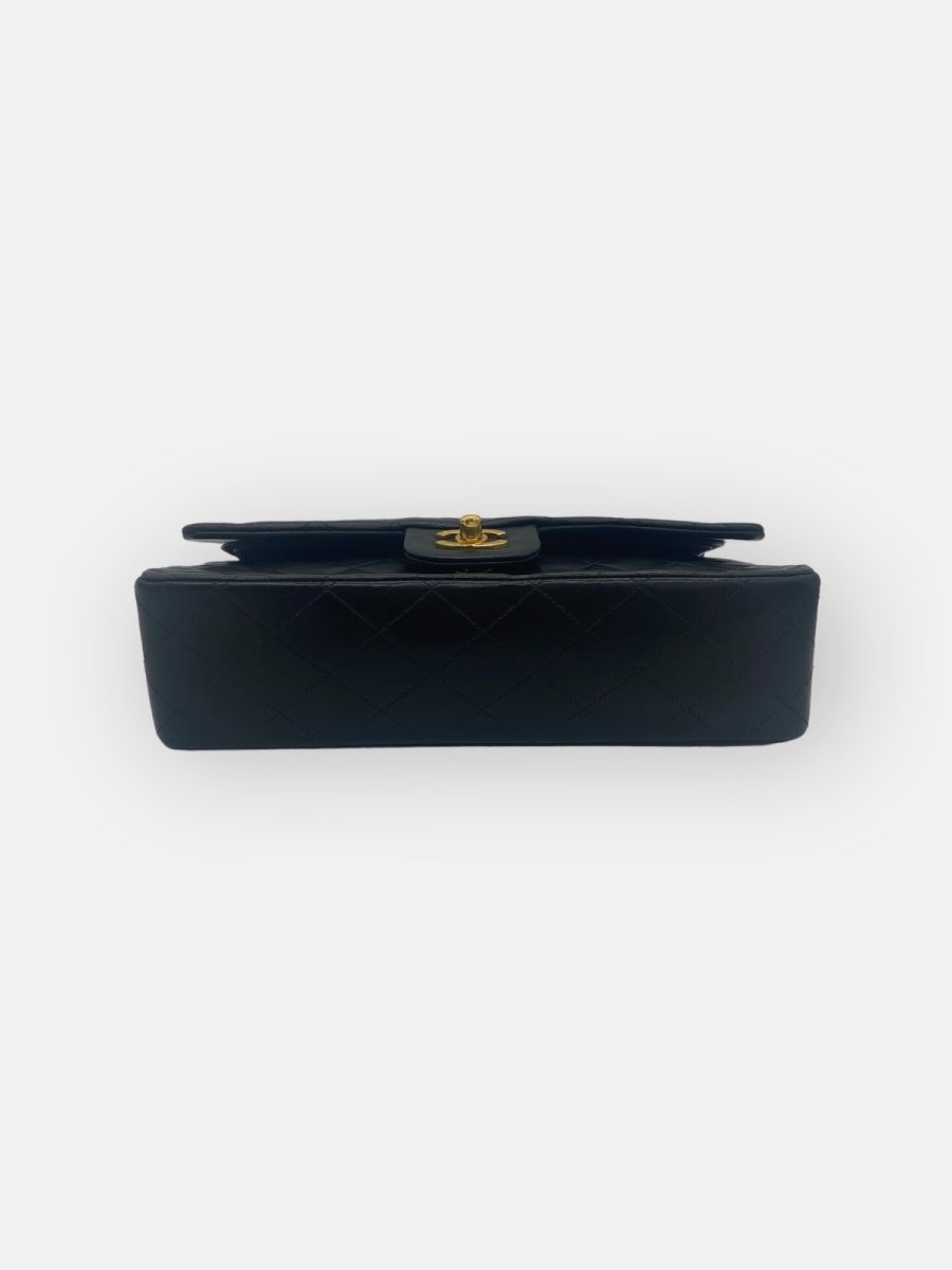 Chanel Medium 25