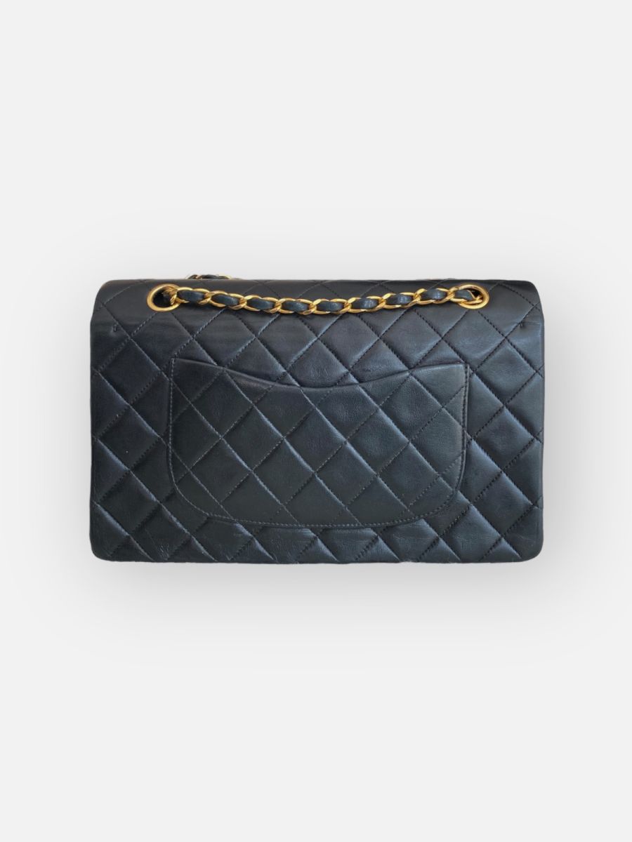 Chanel Medium 25