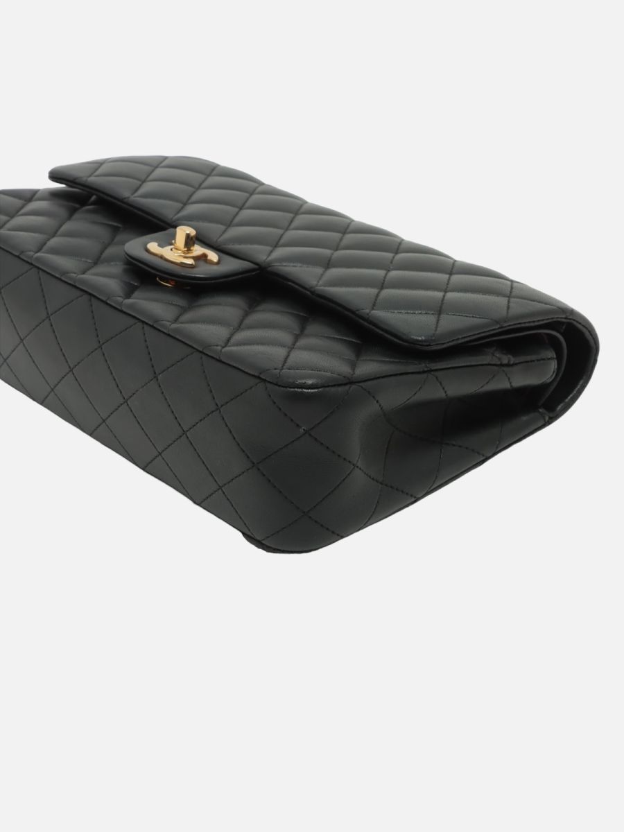 Chanel medium 25 black