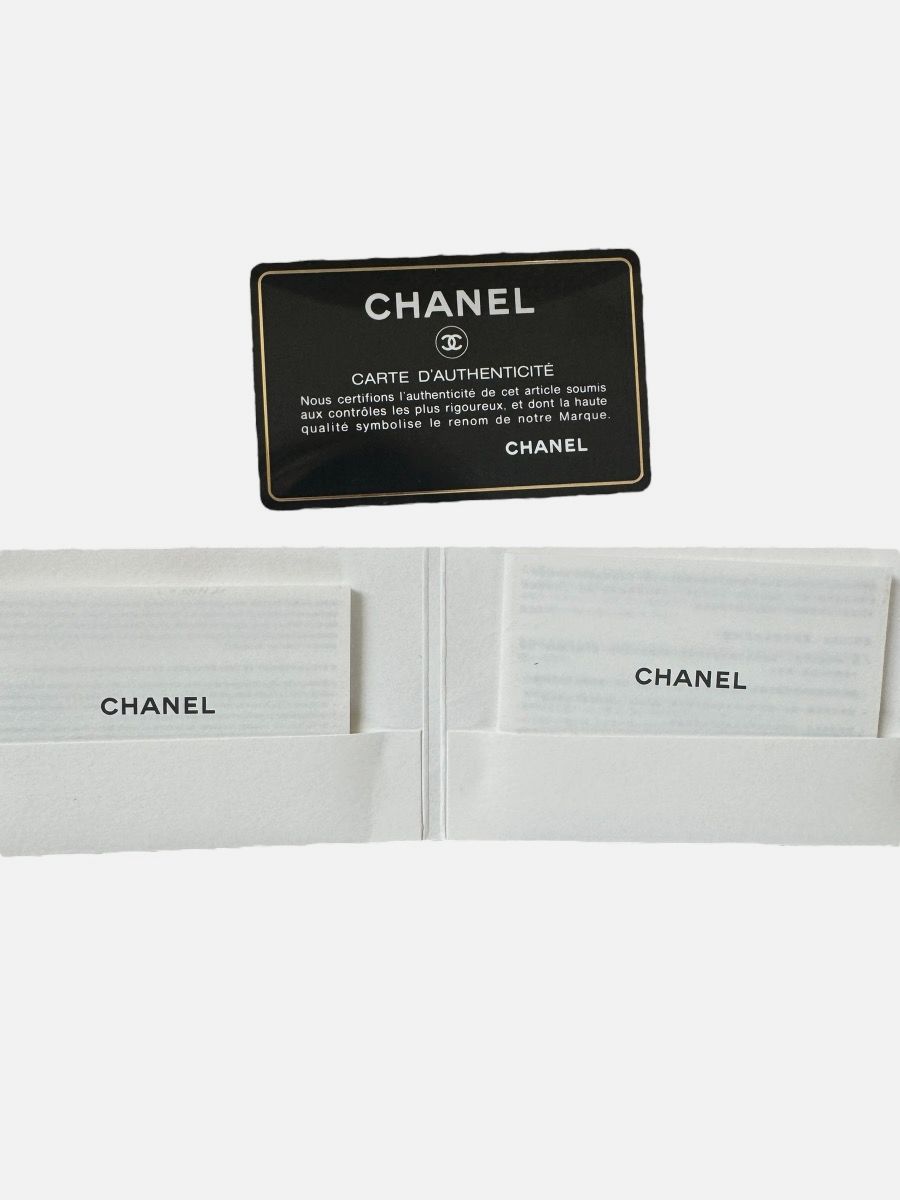 Chanel caviar wallet
